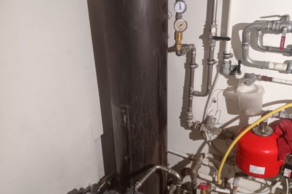 Endurnýjun á inntaksgrind og gömlum varmaskipti